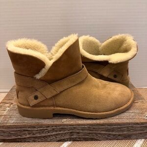 UGG AUBRIELLE CHESTNUT SUEDE BUCKLE ANKLE BOOT US 8.5